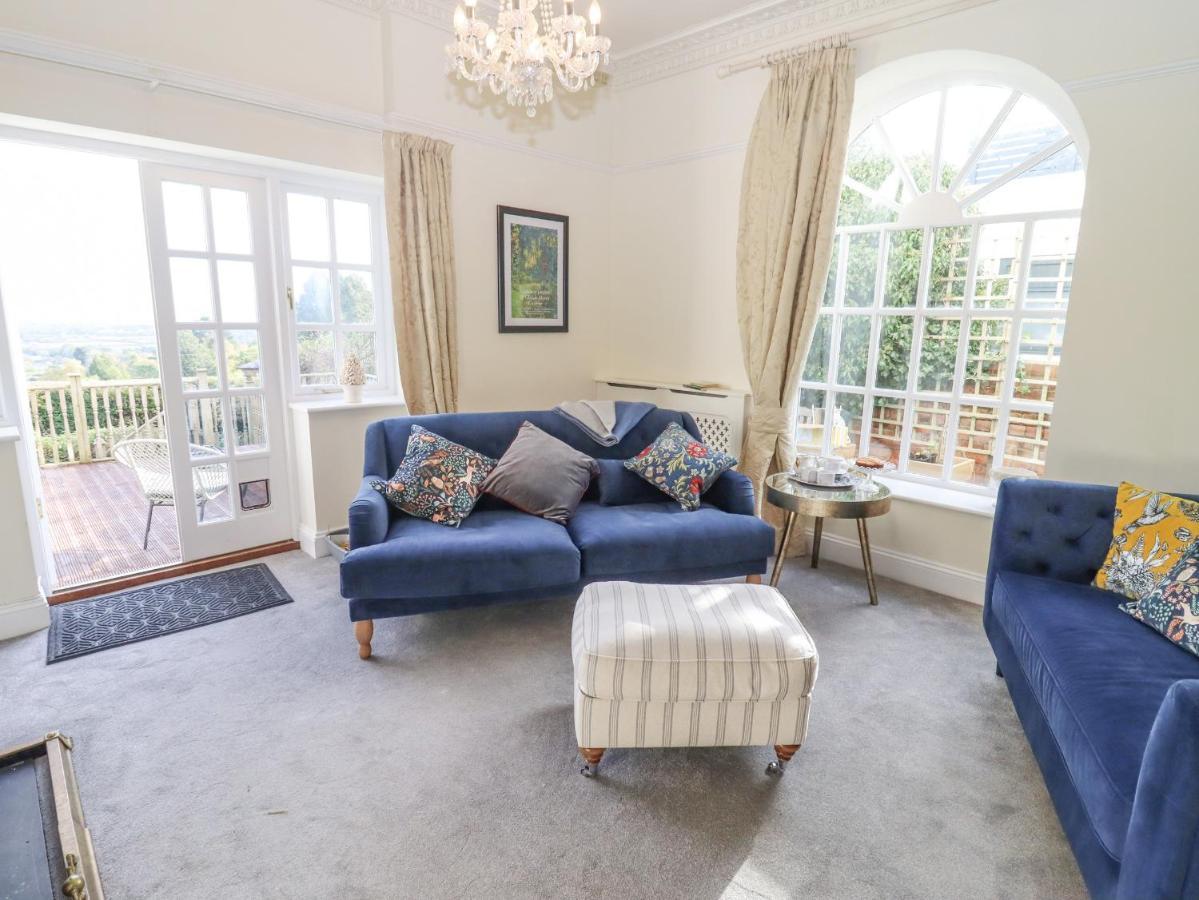 The Manse Studio Villa Malvern Wells Bagian luar foto
