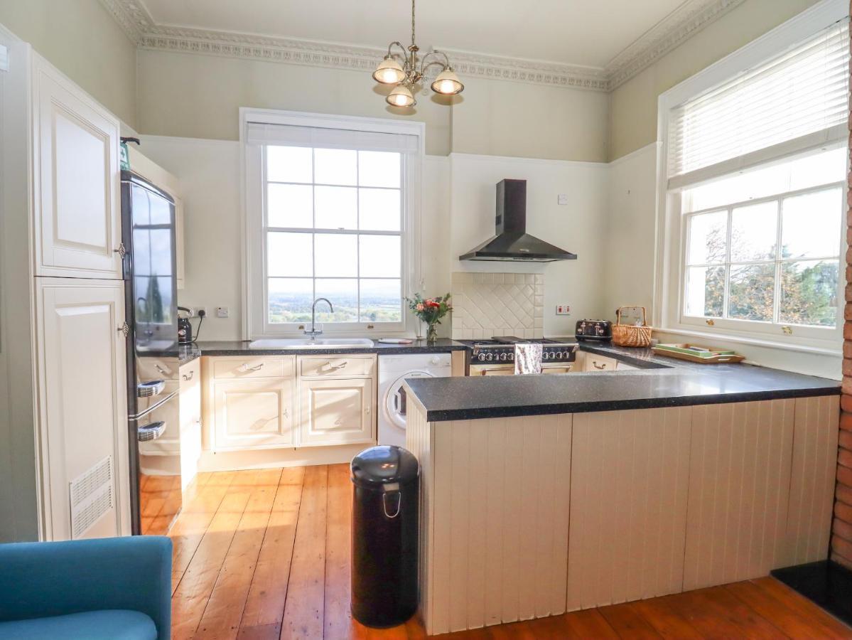 The Manse Studio Villa Malvern Wells Bagian luar foto