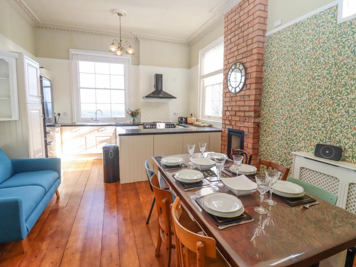 The Manse Studio Villa Malvern Wells Bagian luar foto